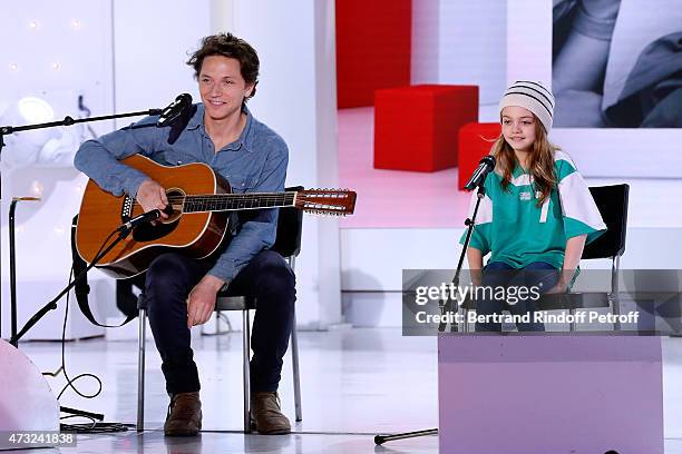 Singer Raphael presents his Album 'Somnambules' and performs with Sienna Ball-Wilscam during the 'Vivement Dimanche' French TV Show at Pavillon...