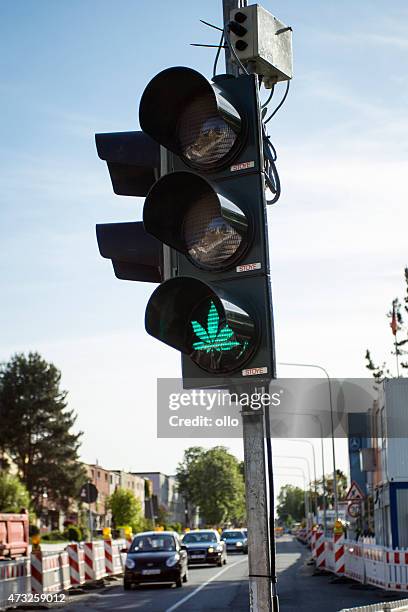 legalize it traffic light - legalisering bildbanksfoton och bilder