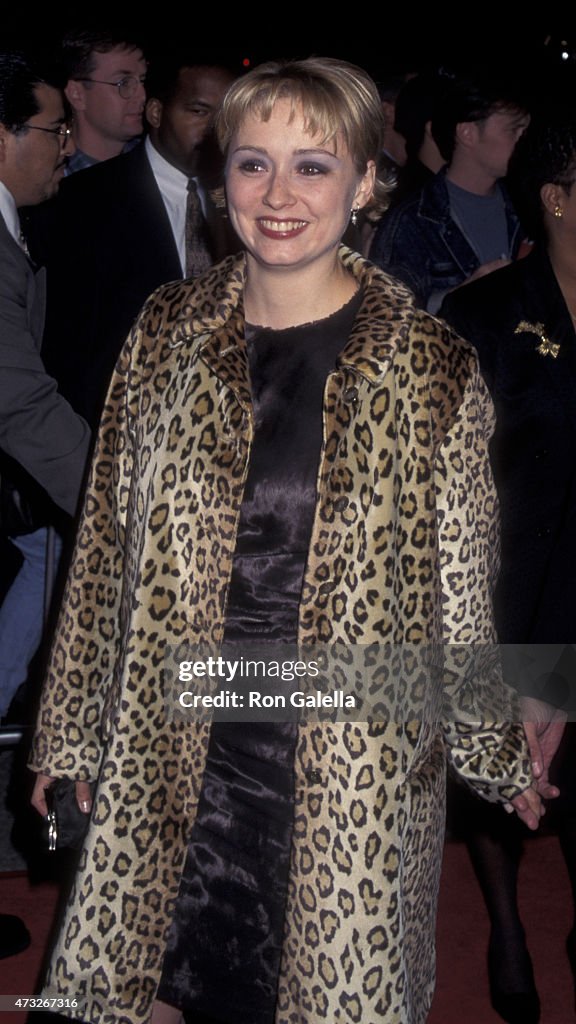 Nina Siemaszko attends the premiere of “The American President” on