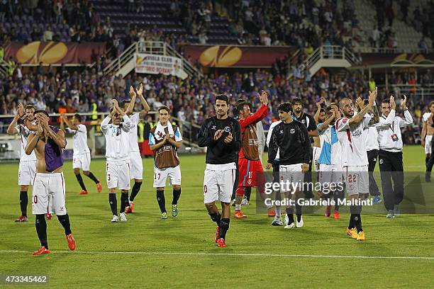 Players of FC Sevilla celebrate the victory after the UEFA Europa League Semi Final match between ACF Fiorentina and FC Sevilla on May 14, 2015 in...