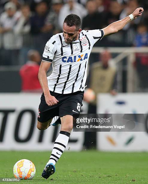 Renato Augusto of Corinthians runs with the ball during a match between Corinthians and Guarani as part of round of sixteen of Copa Bridgestone...