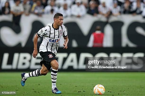 Ralf of Corinthians runs with the ball during a match between Corinthians and Guarani as part of round of sixteen of Copa Bridgestone Libertadores...