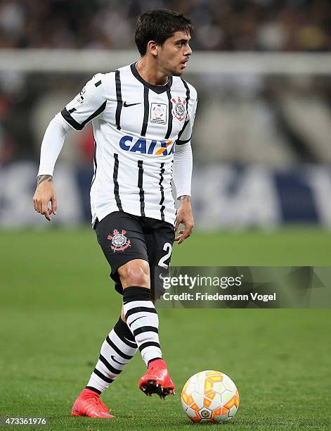 Fagner of Corinthians runs with the ball during a match between Corinthians and Guarani as part of round of sixteen of Copa Bridgestone Libertadores...