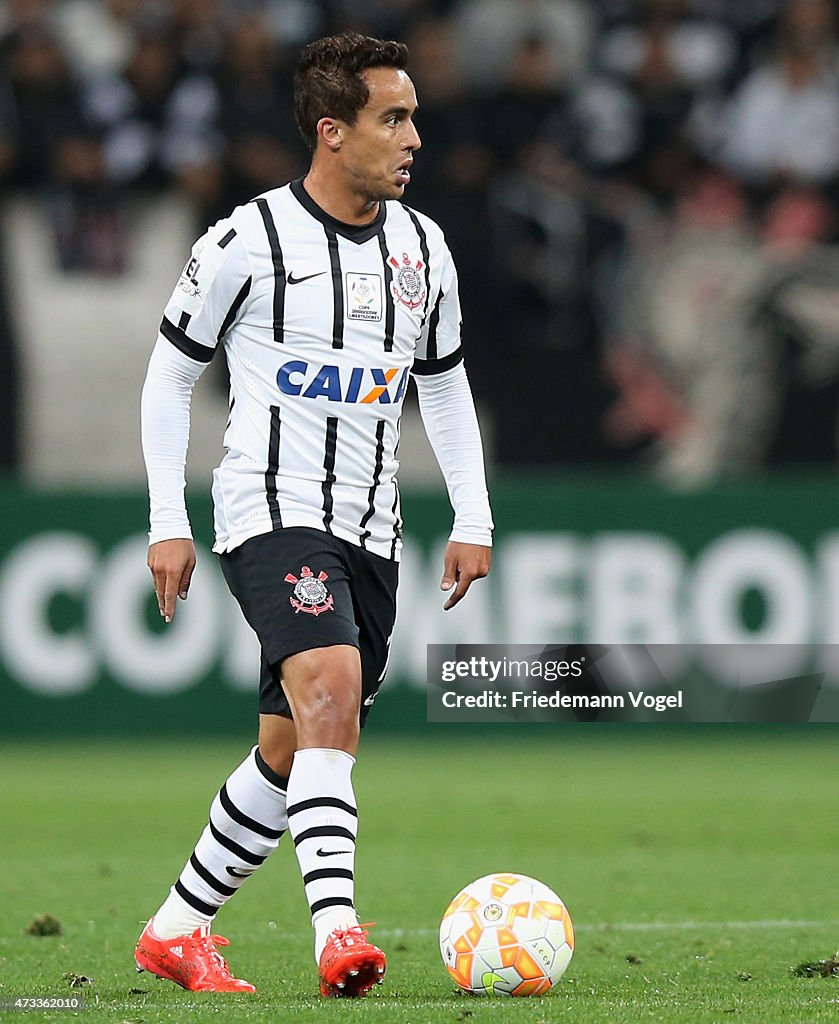 Corinthians v Guarani - Copa Bridgestone Libertadores 2015 Round of 16