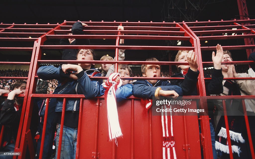 Young Manchester United Fans 1980