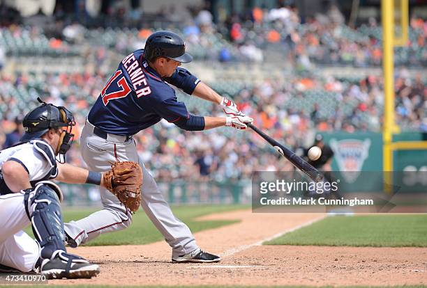 Doug Bernier of the Minnesota Twins bats during the game against the Detroit Tigers at Comerica Park on May 14, 2015 in Detroit, Michigan. The Tigers...