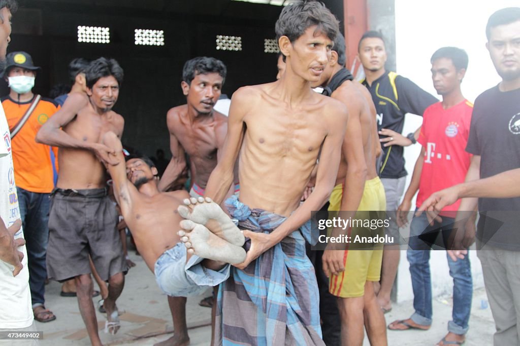 Hundreds of Rohingya and Bangladeshi migrants rescued off Indonesia