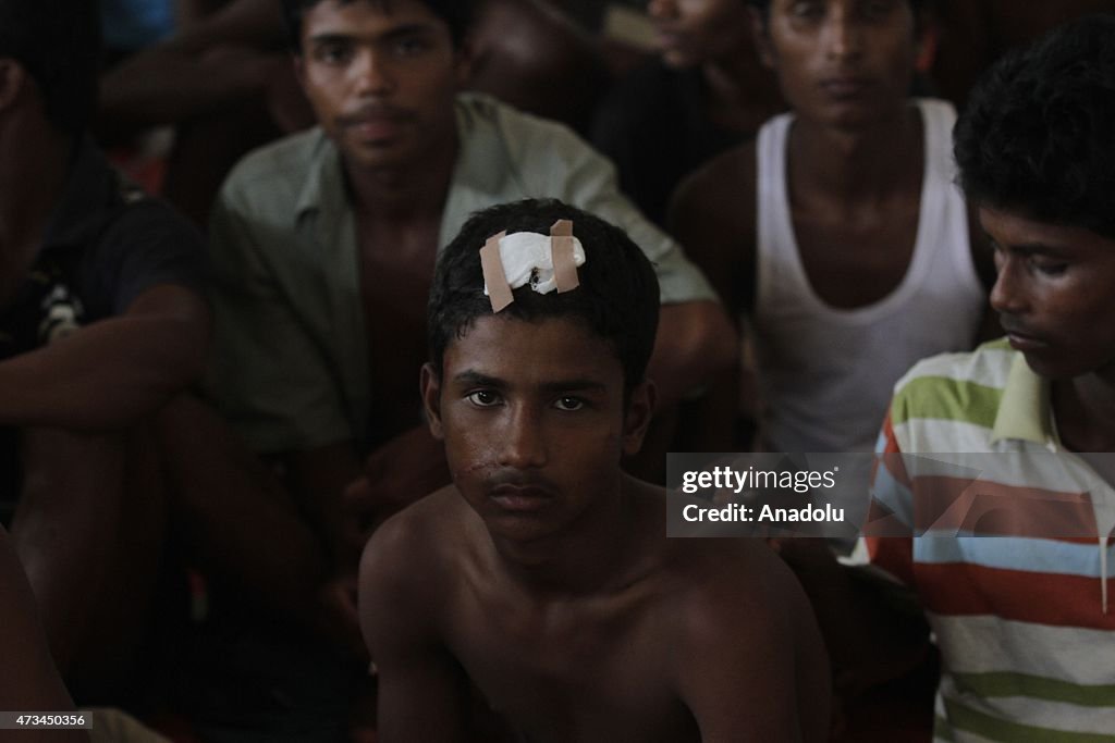 Hundreds of Rohingya and Bangladeshi migrants rescued off Indonesia