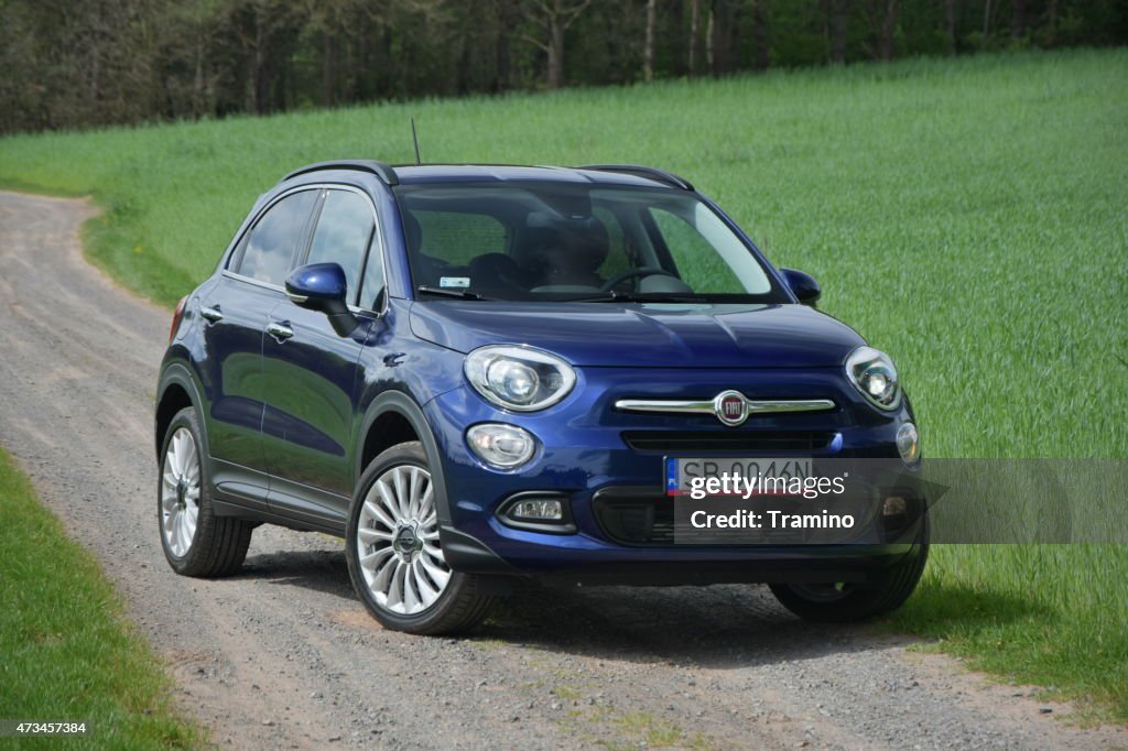 Fiat 500X on the unmade road