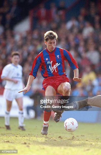 Crystal Palace player Alan Pardew in action during a Division One match between Crystal Palace and Chelsea at Selhurst Park on December 26, 1989 in...