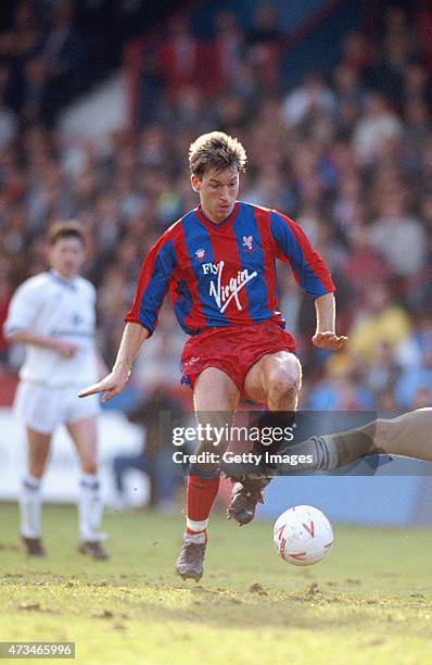 Crystal Palace player Alan Pardew in action during a Division One match between Crystal Palace and Chelsea at Selhurst Park on December 26, 1989 in...