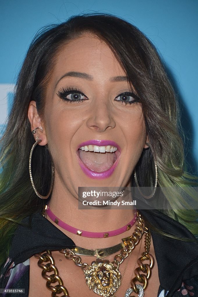YouTube Star Jenna Marbles Hosts Ditch Fridays