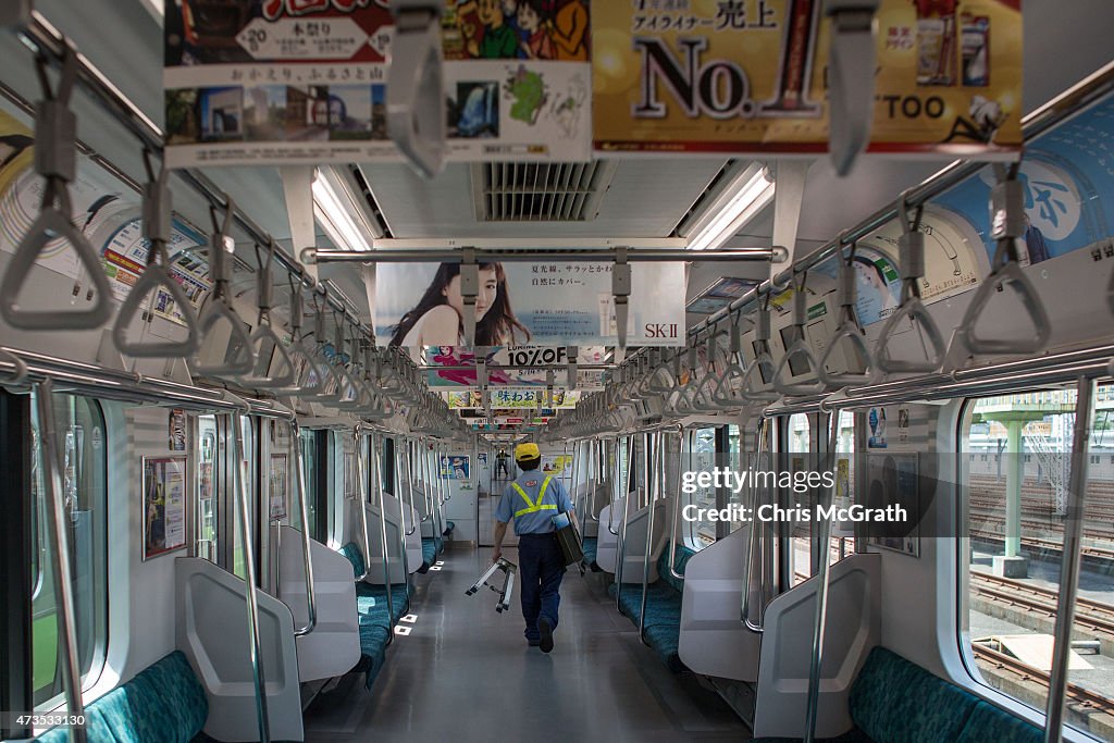 Train Advertising Remains Popular Despite High-tech Alternatives In Tokyo