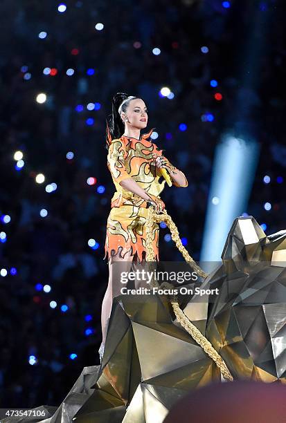 Singer Katy Perry performs during the Pepsi Super Bowl XLIX Halftime Show at the University of Phoenix Stadium on February 1, 2015 in Glendale,...