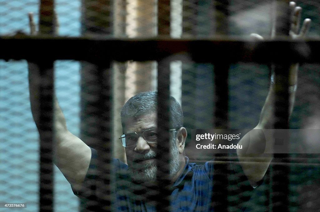 Morsi faces possible death penalty in Egypt jailbreak trial