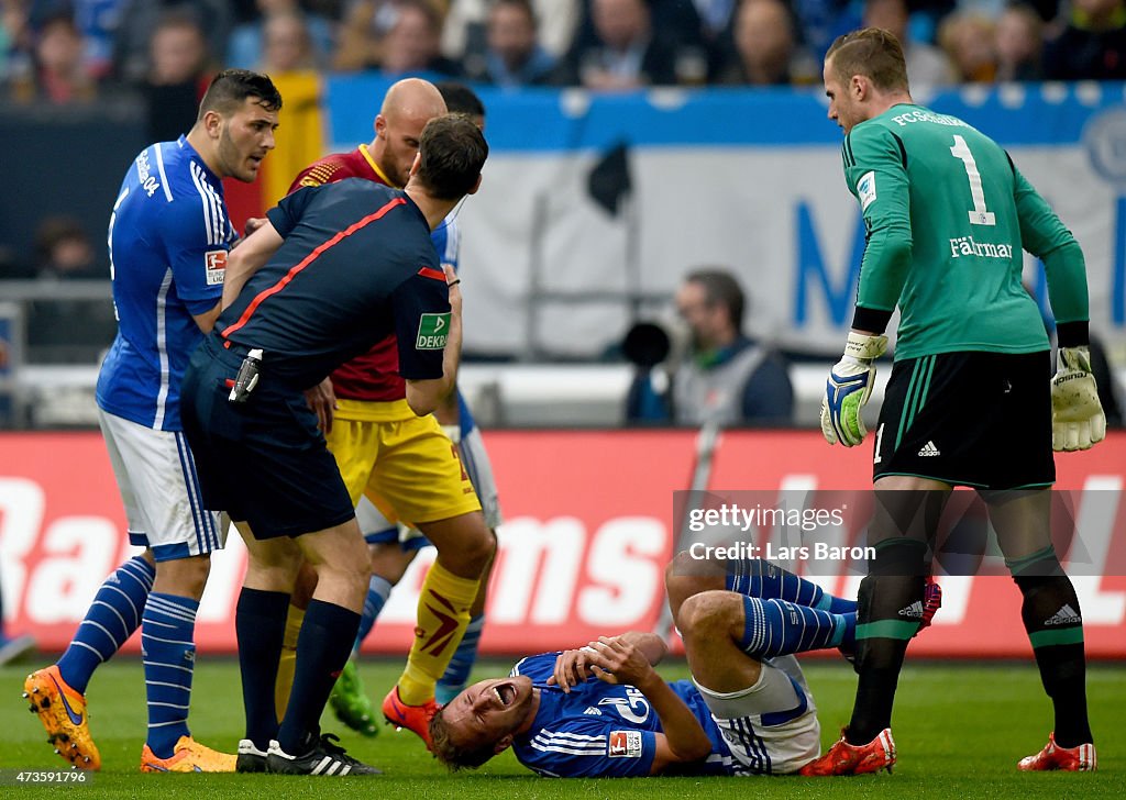 FC Schalke 04 v SC Paderborn 07 - Bundesliga