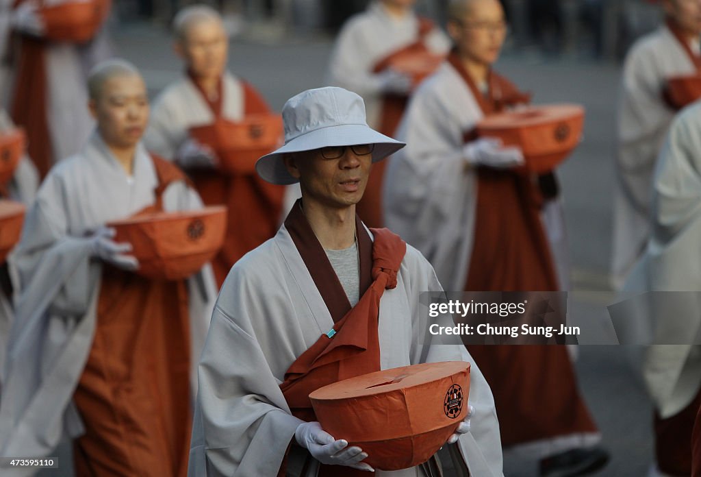 Lantern Festival Celebrates Buddha's Birthday