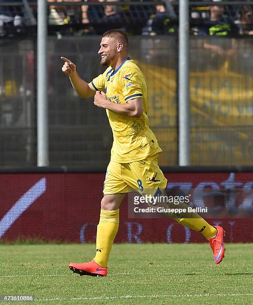 Federico Dionisi of Frosinone celebrates after scoring the goal 3-0 during the Serie B match between Frosinone Cacio and FC Crotone at Stadio Matusa...