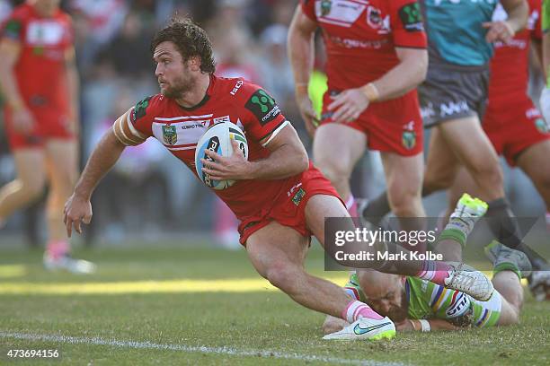Michael Rein Rugby 195 Rd 17 Raiders V Dragons Stock Photos, High-Res Pictures, and Images ...