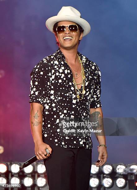 Musician Bruno Mars performs onstage during Rock in Rio USA at the MGM Resorts Festival Grounds on May 16, 2015 in Las Vegas, Nevada.