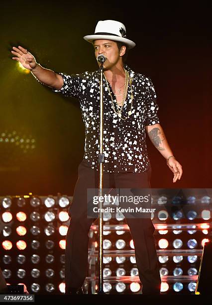 Musician Bruno Mars performs onstage during Rock in Rio USA at the MGM Resorts Festival Grounds on May 16, 2015 in Las Vegas, Nevada.