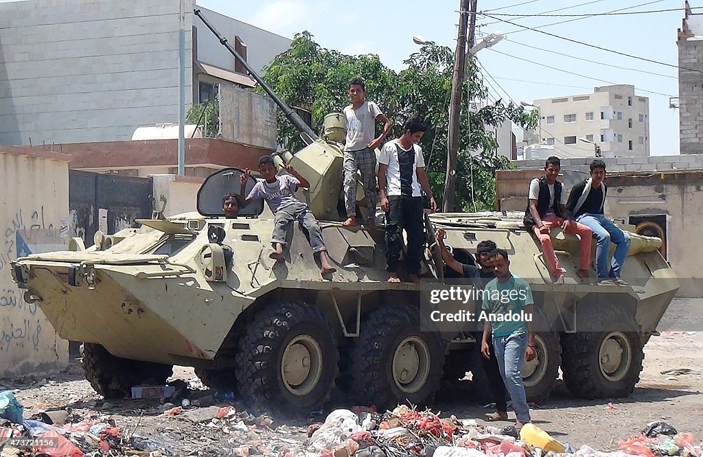 Clashes between Houthis and Hadi loyalists in Yemen's Aden