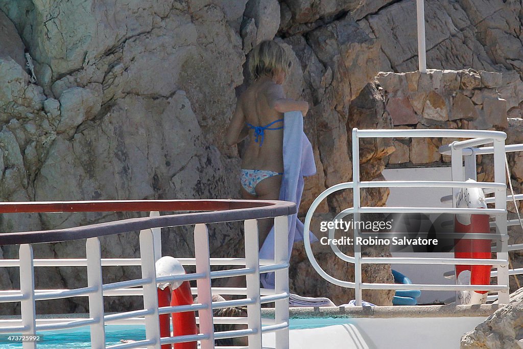 Day 5 - Celebrity Sightings - The 68th Annual Cannes Film Festival - Sienna Miller enjoy time in swimming pool with children at the Hotel du Cap-Eden-Roc