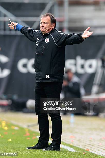 Head coach Ewald Lienen of St. Pauli gesticulated during the Second Bundesliga match between FC St. Pauli and VfL Bochum at Millerntor Stadium on May...