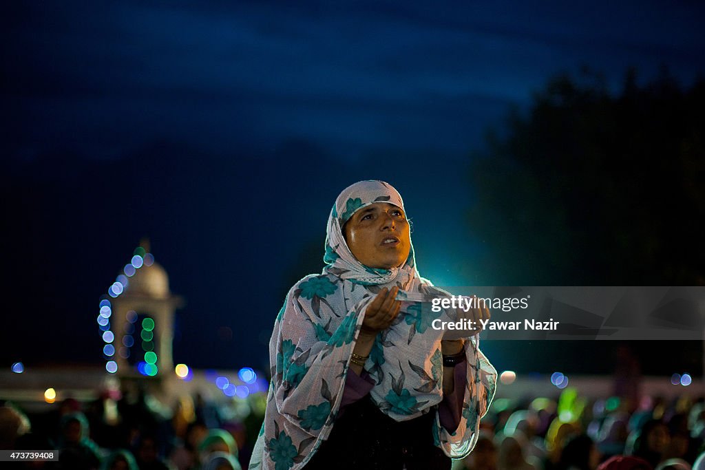 Muslim Devotees Pray At Hajratbal On Occasion Of Mehraj-u-Alam