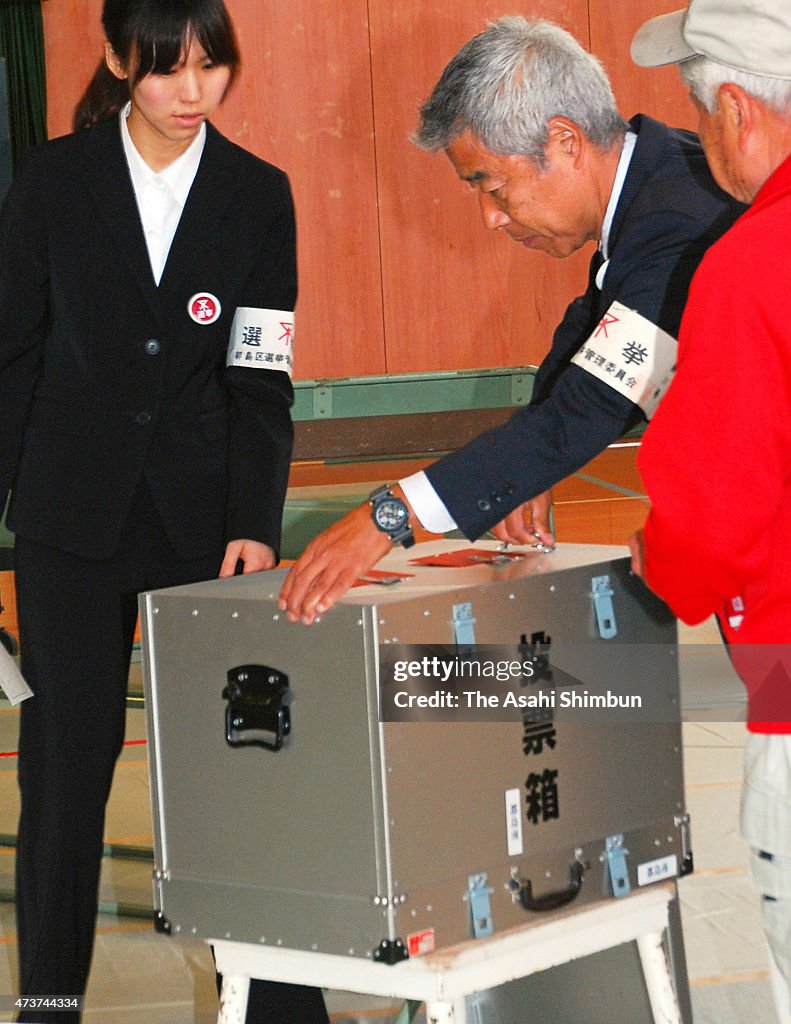 Osaka People Vote In Referendum