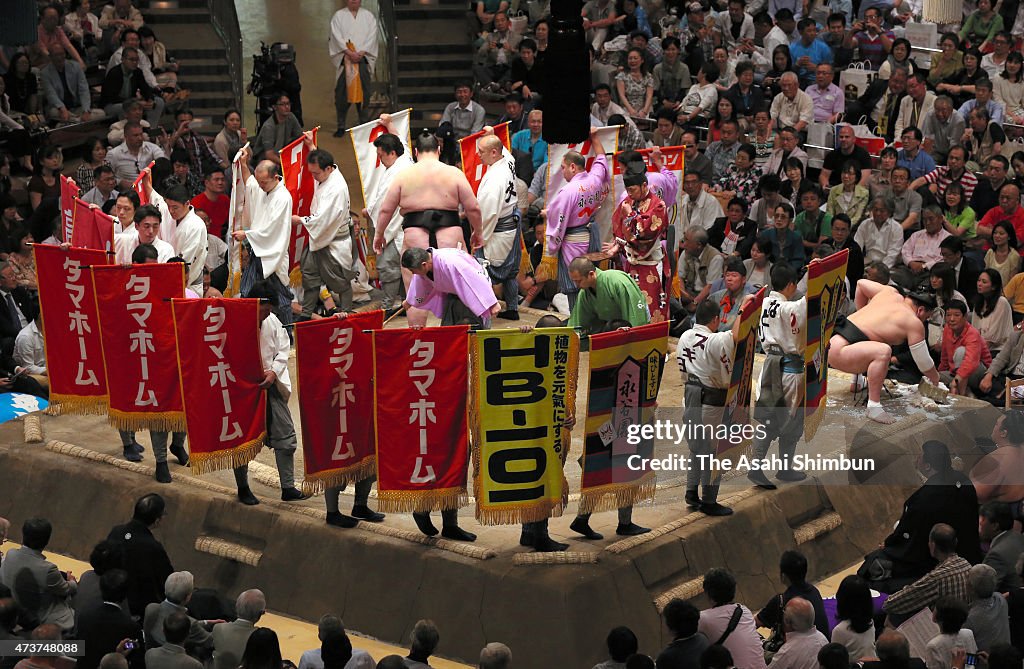 Grand Sumo Summer Tournament - Day 8