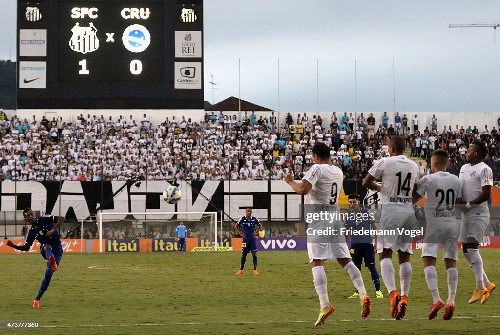 Santos v Cruzeiro - Brasileirao Series A 2015
