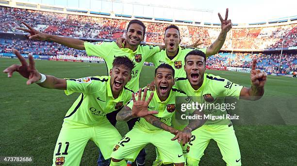 Barcelona's players celebrate winning the La Liga title after the La Liga match between Club Atletico de Madrid and FC Barcelona at Vicente Calderon...