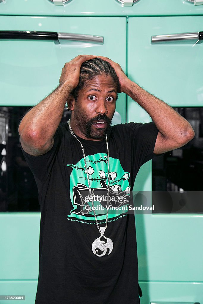 MURS Early In-Store Album Signing At Johnny Cupcakes