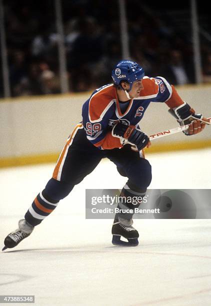Wayne Gretzky of the Edmonton Oilers skates on the ice during an NHL game against the New Jersey Devils on January 15, 1984 at the Brendan Byrne...