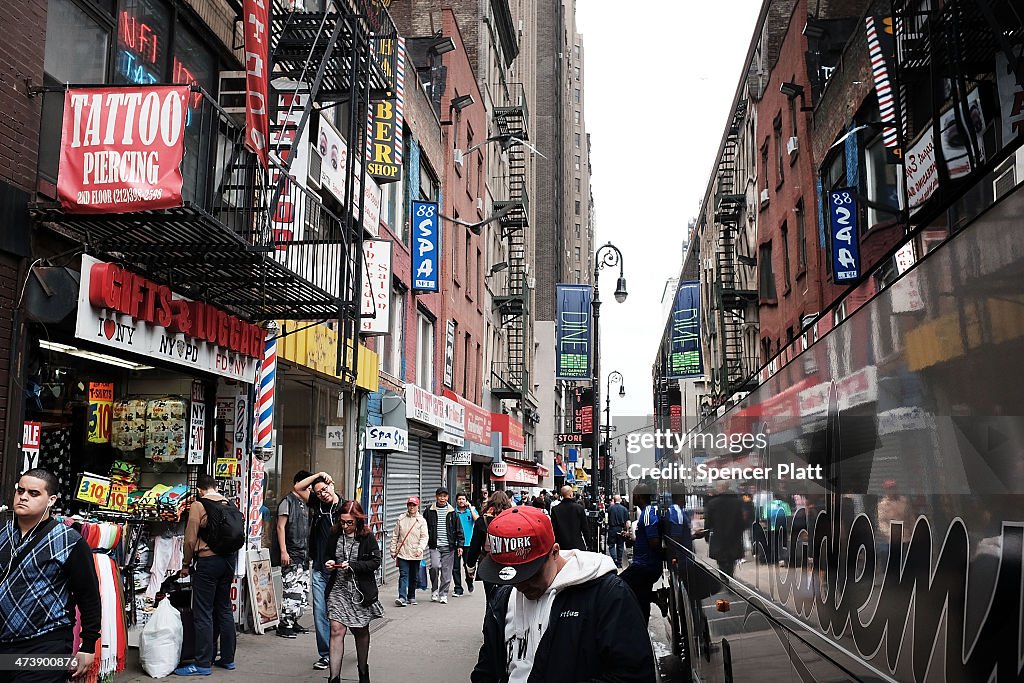 Pockets Of Bygone Gritty New York Remain On Manhattan's 8th Avenue