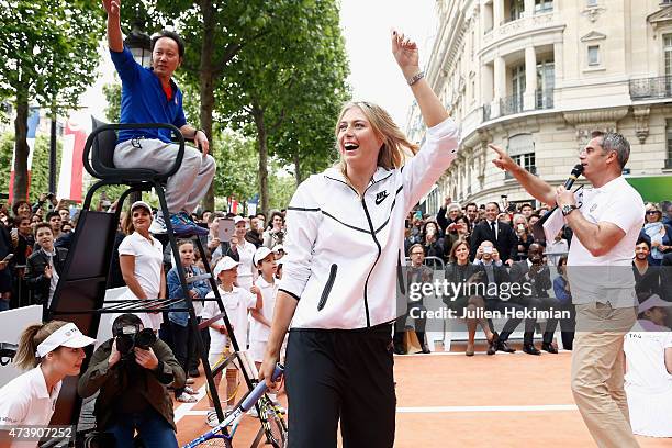 Russian tennis player Maria Sharapova and former American tennis player Michael Chang participate to the Association Theodora fund event organized by...