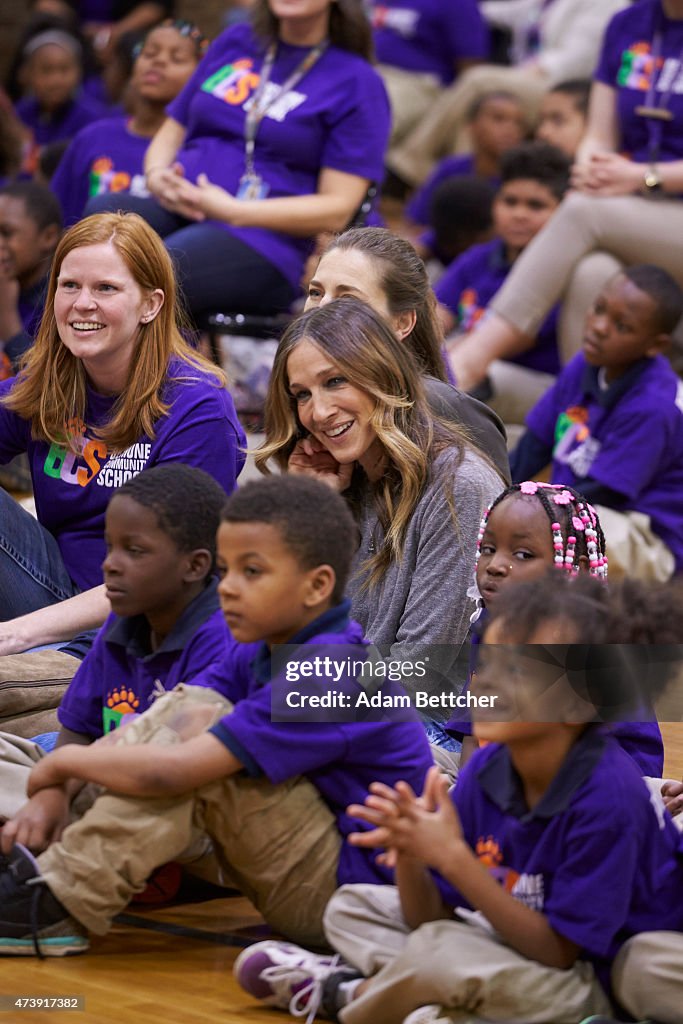 Sarah Jessica Parker Visits Bethune Community School Of Minneapolis Public Schools