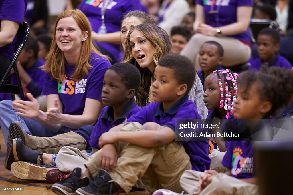 Sarah Jessica Parker Visits Bethune Community School Of Minneapolis Public Schools