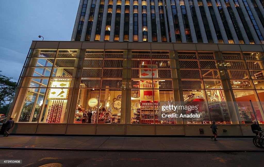 The oldest toy store in the United States FAO Schwarz will be closed in July 2015