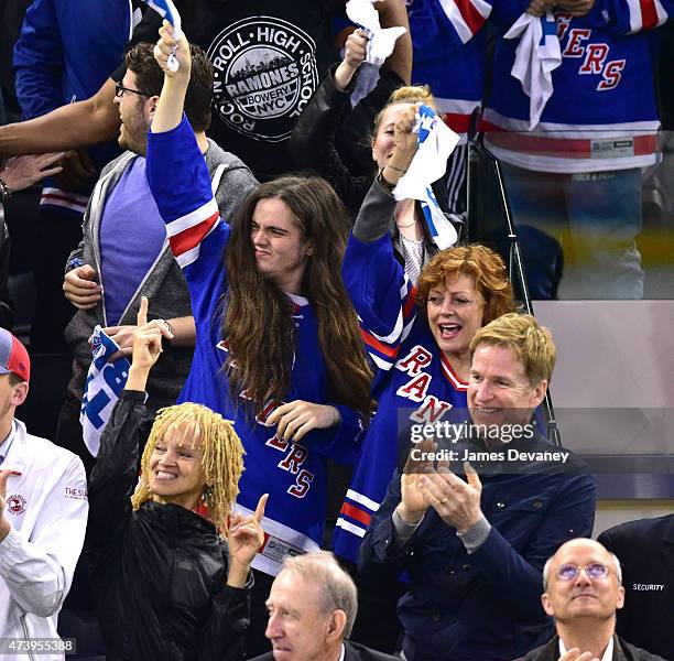 Miles Robbins, Susan Sarandon, Carrie Modine and Matthew Modine attend the Tampa Bay Lightning vs New York Rangers playoff game at Madison Square...