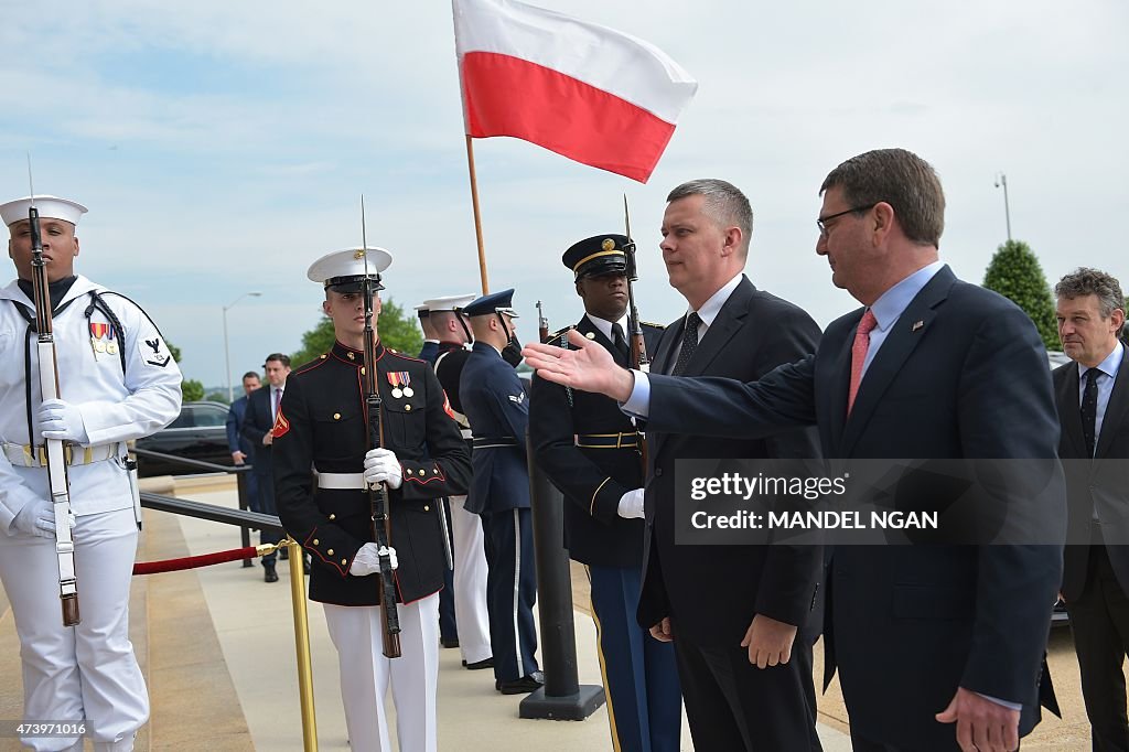 US-POLAND-DEFENCE-CARTER-SIEMONIAK