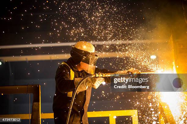 Fettling Process 30 Fettling Stock Photos, High-Res Pictures, and Images - Getty Images