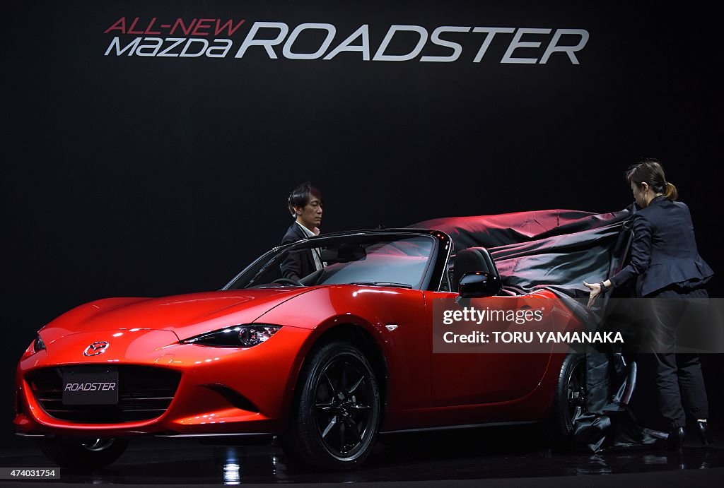 JAPAN-AUTO-MAZDA-ROADSTER