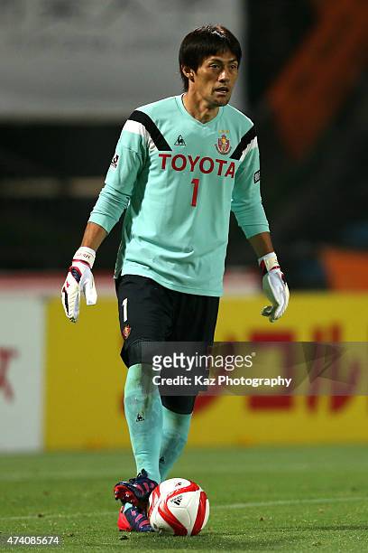 Seigo Narazaki of Nagoya Grampus in action during the J.League Yamazaki Nabisco Cup match between Shimizu S-Pulse and Nagoya Grampus at IAI Stadium...
