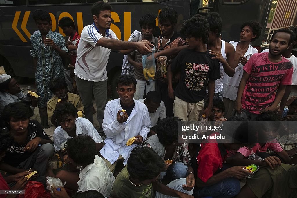 Rohingya migrant arrive in Bayeun village by boat