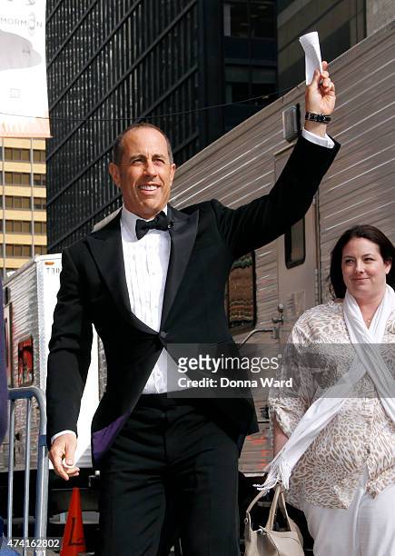 Jerry Seinfeld arrives for the final episode of "The Late Show with David Letterman" at the Ed Sullivan Theater on May 20, 2015 in New York City.