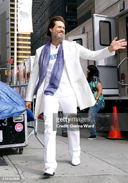 Jim Carrey arrives for the final episode of "The Late Show with David Letterman" at the Ed Sullivan Theater on May 20, 2015 in New York City.