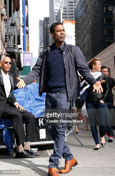 Chris Rock arrives for the final episode of "The Late Show with David Letterman" at the Ed Sullivan Theater on May 20, 2015 in New York City.