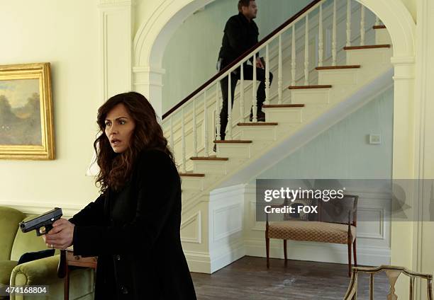 Agent Mendez and Mike close in on a suspect in the "Flesh & Blood" episode of THE FOLLOWING airing Monday, April 13, 2015 on FOX.